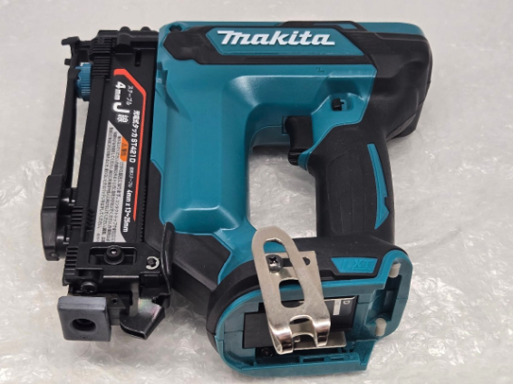 makita マキタ 18V 充電式タッカ J線/4mm ST421D 18V充電式
