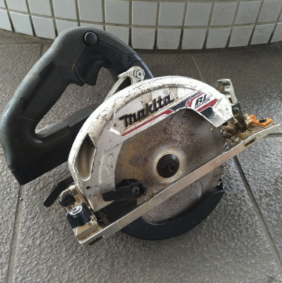 Makita マキタ 18V 165㎜充電式マルノコ HS631D
