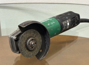 Makita 100mm ディスクグラインダ M965